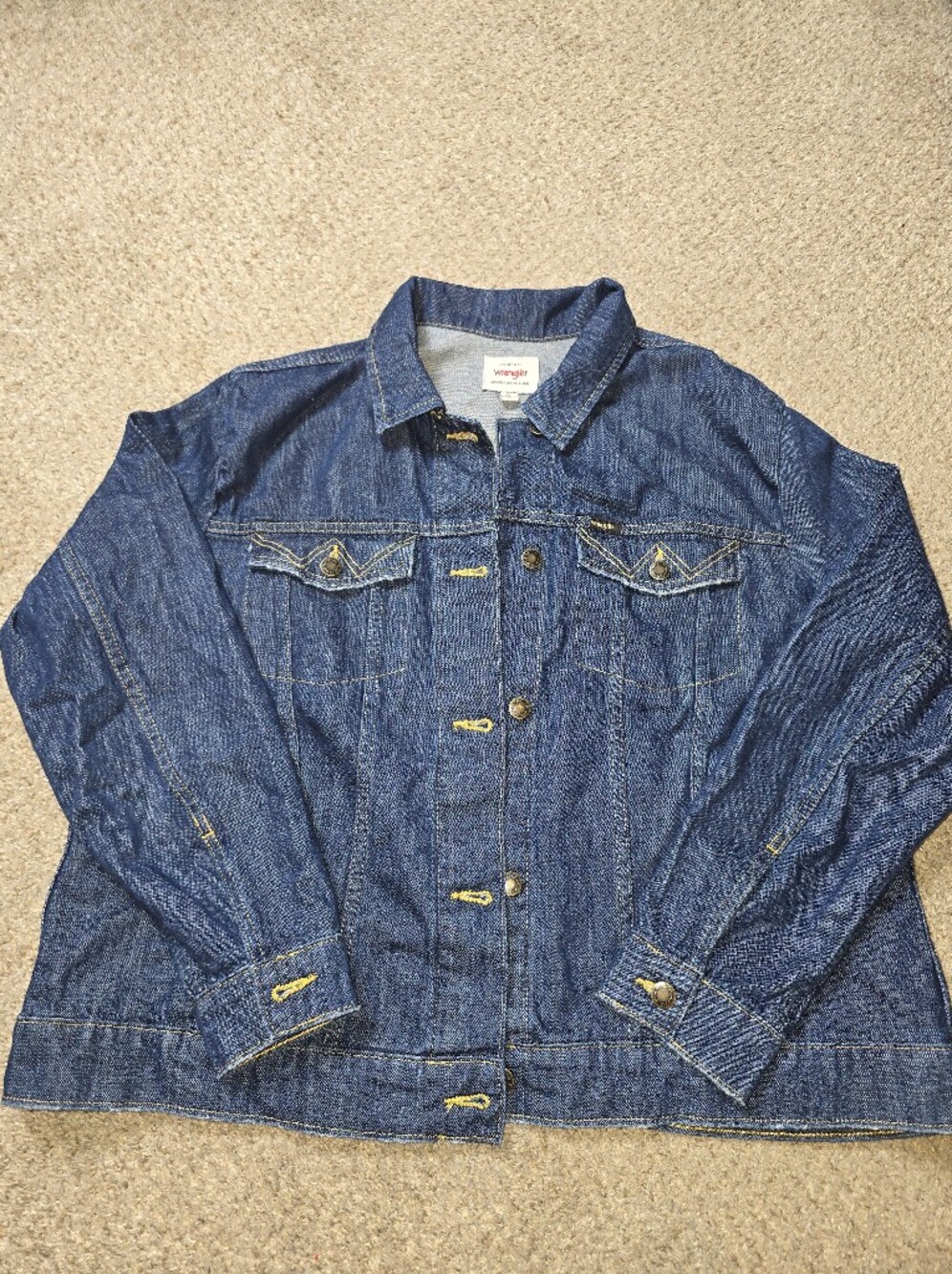 Wrangler Women's Blue Denim Jacket with Contrast Stitching Size 1x